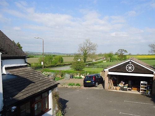 The Wheel House Hotel Atlow Exterior photo